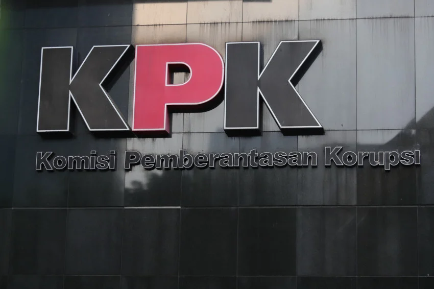 ott-di-kuansing-kpk-minta-bupati-dan-sekda-menyerahkan-diri-nzz