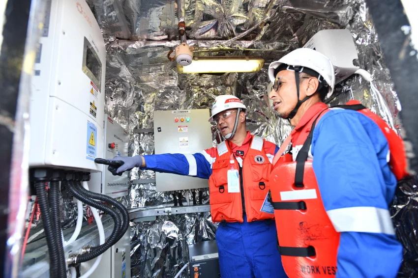 pangkas-79-ton-emisi-per-tahun-pertamina-perluas-penggunaan-energi-bersih-di-kapal-tanker-fyw