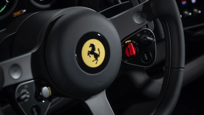 pasar-menghukum-ferrari-saham-anjlok-garagara-luce-ina