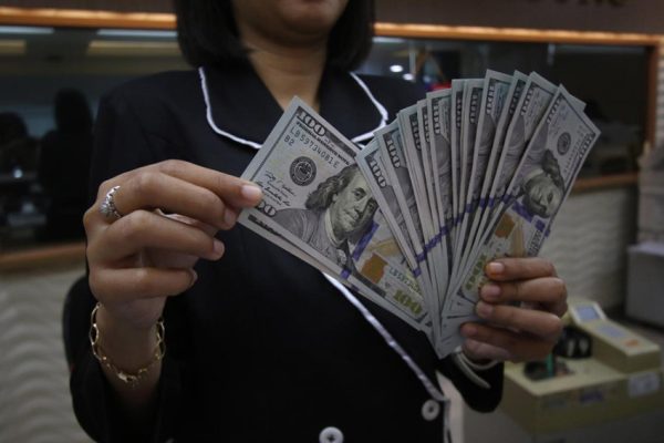 pembelian-dolar-as-diperketat-bi-batasi-transaksi-usd10-ribu-mulai-juli-2026-sgw