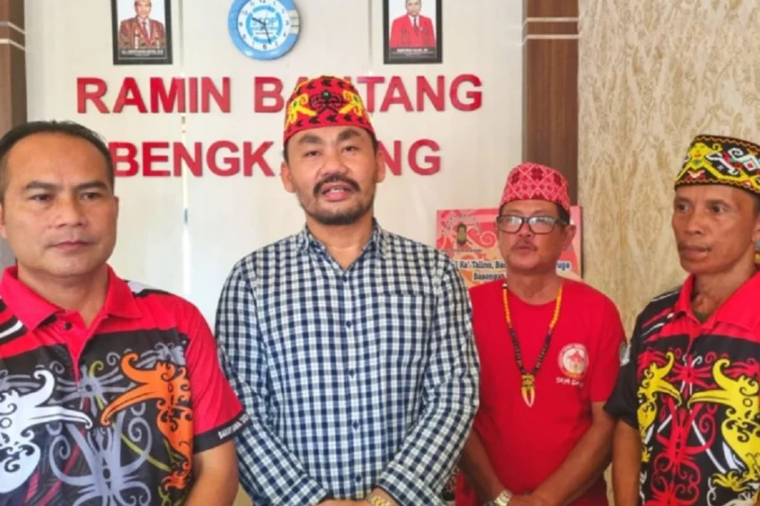 pendidikan-dinilai-kunci-pelestarian-budaya-yulius-aho-salurkan-beasiswa-zpn