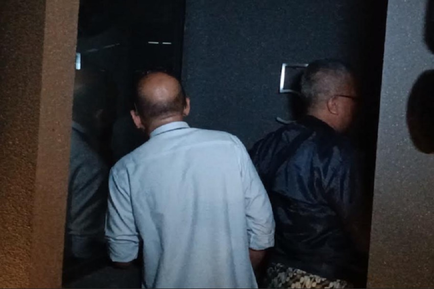 penyidik-kpk-datangi-rumah-silmi-karim-di-brawijaya-jaksel-ywc