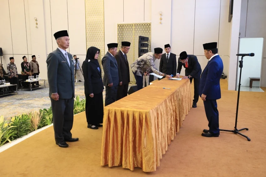 pertama-dalam-sejarah-kemenag-lantik-15-perempuan-jadi-kepala-kua-bmc
