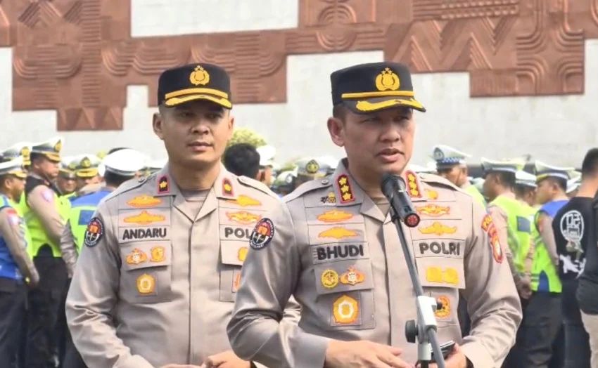 polda-metro-jaya-kawal-demo-mahasiswa-di-jakarta-aparat-tak-bawa-senpi-hds