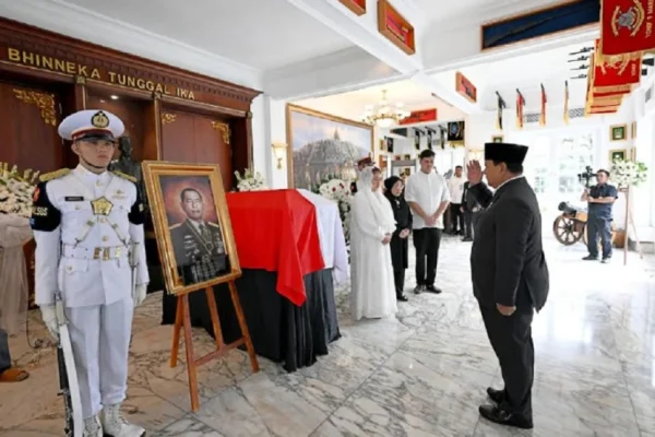 prabowo-beri-penghormatan-terakhir-kepada-almarhum-ryamizard-ryacudu-zvk