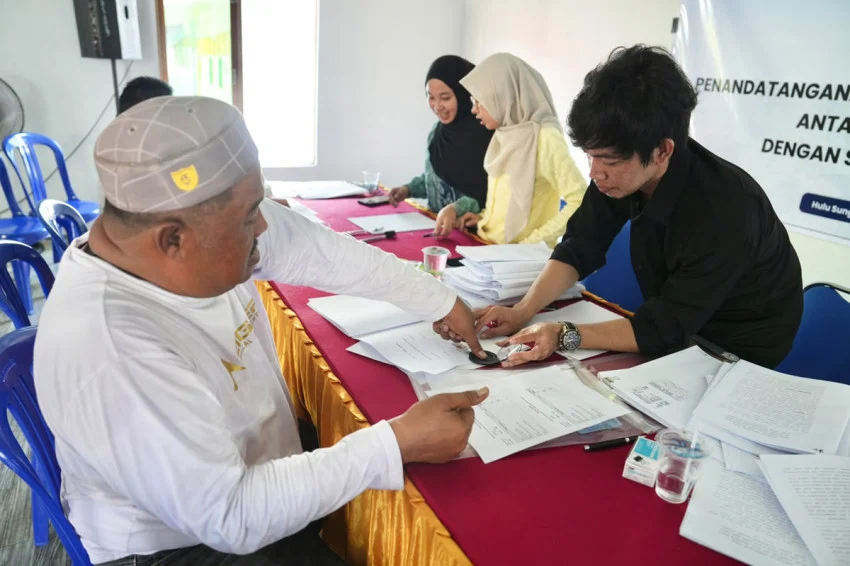 puluhan-keluarga-di-hss-miliki-kepastian-hukum-atas-tanahnya-lewat-reforma-agraria-badan-bank-tanah-qur