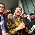roy-suryo-ajukan-praperadilan-terkait-penggeledahan-ueg