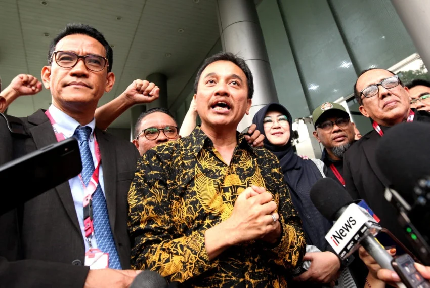 roy-suryo-ajukan-praperadilan-terkait-penggeledahan-ueg