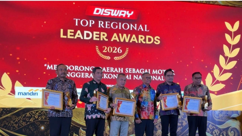 rudy-susmanto-raih-penghargaan-bergengsi-dalam-pengembangan-infrastruktur-dan-konektivitas-daerah-terbaik-owf