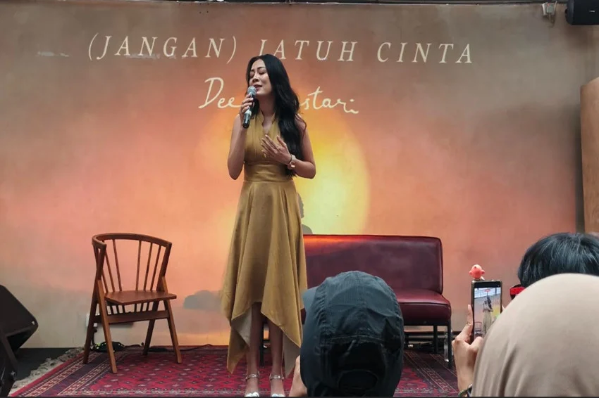 setelah-18-tahun-dee-lestari-akhirnya-rilis-album-lagi-mendiang-suami-jadi-alasan-zhr