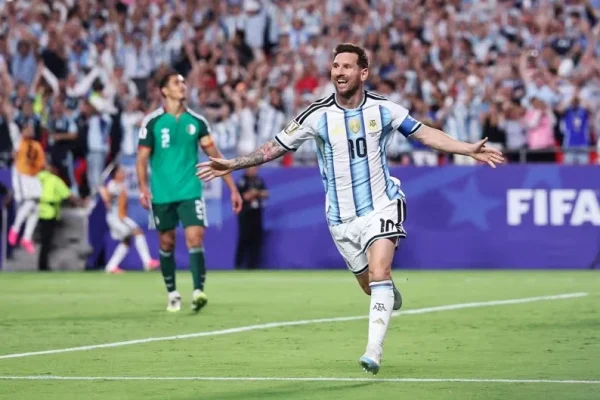 start-mulus-argentina-hajar-aljazair-30-lewat-brace-messi-vpt