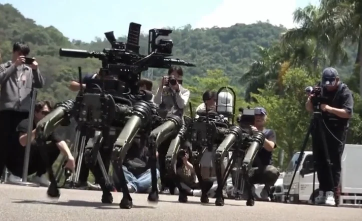 taiwan-luncurkan-robot-anjing-bersenjata-untuk-berbagai-misi-zup