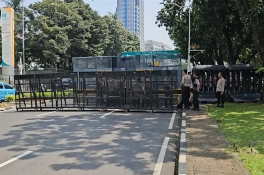 titiktitik-demo-di-jakarta-hari-ini-masyarakat-diimbau-cari-jalur-alternatif-dmt