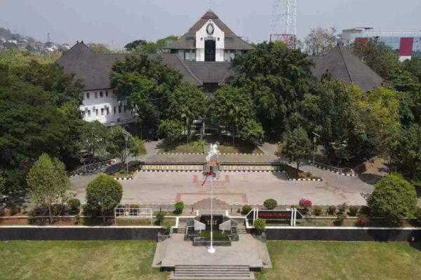 ukt-dan-uang-pangkal-jalur-mandiri-vokasi-undip-2026-tes-online-dari-rumah-kog