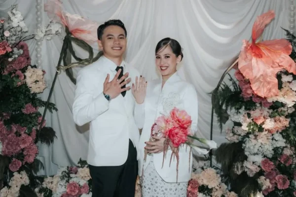 zara-adhisty-umumkan-pernikahan-dan-kehamilan-unggahan-sang-ibu-jadi-sorotan-cpw
