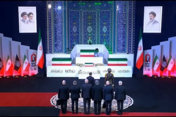 9-fakta-diplomasi-ayat-suci-alquran-pada-pemakaman-khamenei-kirim-sinyal-membedakan-siapa-sekutu-dan-musuh-xgf