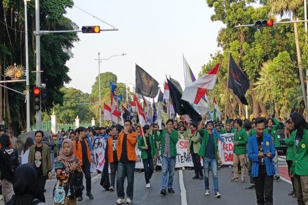 aliansi-mahasiswa-menjawab-desak-penguatan-pasal-33-uud-1945-hadapi-tantangan-global-iwa