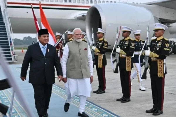 bertemu-pm-modi-prabowo-minta-qris-segera-bisa-dipakai-di-india-nfm