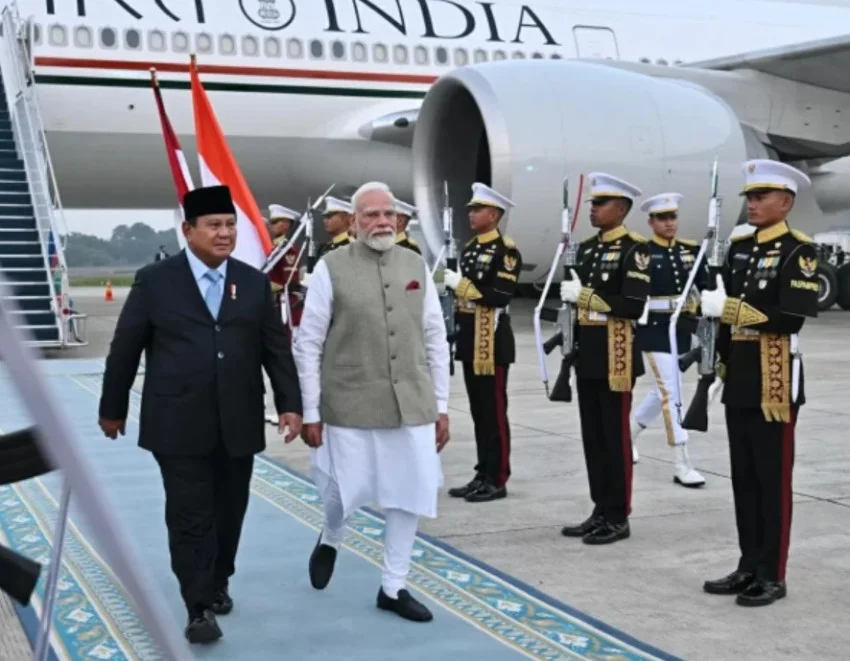 bertemu-pm-modi-prabowo-minta-qris-segera-bisa-dipakai-di-india-nfm