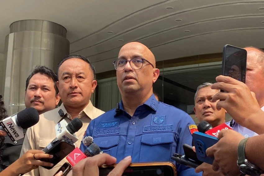 breaking-news-kejagung-tetapkan-brigjen-pol-lmi-jadi-tersangka-korupsi-pengadaan-ompreng-mbg-gzs
