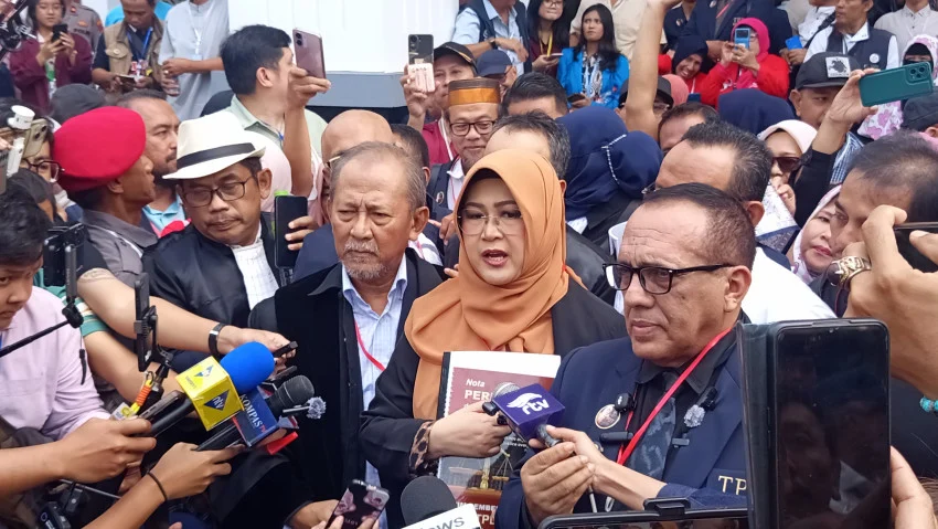 dokter-tifa-sebut-dakwaan-jpu-lemah-sidang-tidak-bisa-lagi-dilanjutkan-jra