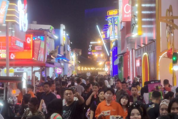 jakarta-fair-2026-diserbu-6-juta-pengunjung-nilai-transaksi-cetak-rp82-triliun-pyw