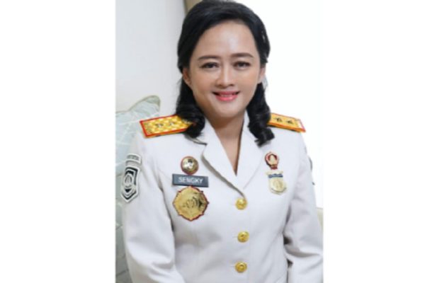 kakanwil-imigrasi-bali-felucia-sengky-ratna-raih-anugerah-figur-akselerator-kemajuan-rom