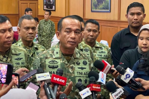 kapuspen-tni-tegaskan-tak-ada-personel-datangi-polda-metro-jaya-fey