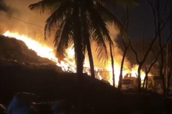kebakaran-landa-tpa-cipayung-depok-8-unit-damkar-dikerahkan-htv