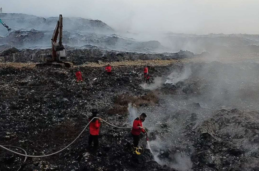 kebakaran-tpa-jatiwaringin-dinilai-alarm-keras-tata-kelola-sampah-dpr-open-dumping-tak-bisa-ditoleransi-zkz