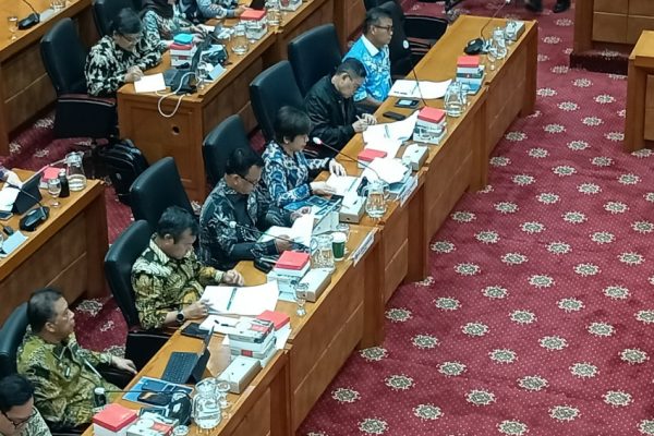 komisi-ix-dpr-cecar-bgn-usai-pamer-dapat-wtp-dari-bpk-janganjangan-dibikinbikin-xjw