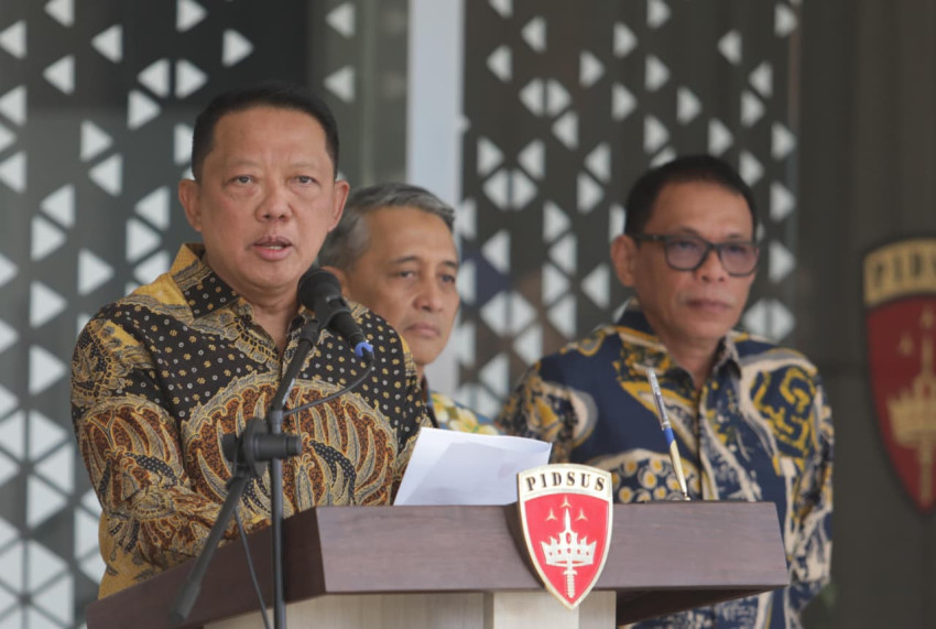 mahfud-md-soroti-pengalihan-penyidikan-febrie-adriansyah-ke-kejaksaan-banyak-yang-terkecoh-nga