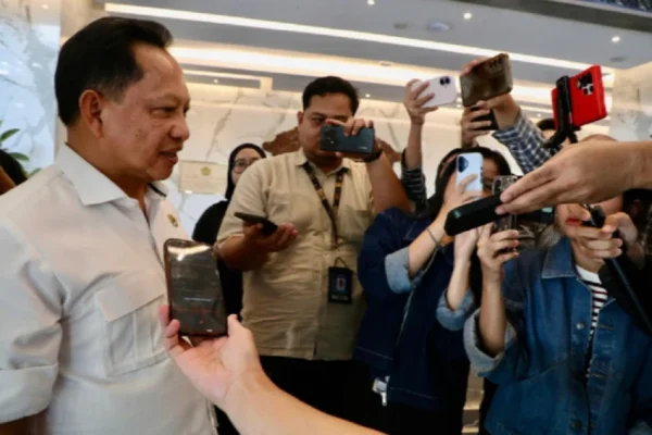 mendagri-minta-pemda-perkuat-pasokan-dan-distribusi-demi-jaga-inflasi-tetap-terkendali-joi
