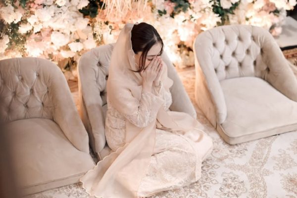 nathalie-holscher-siap-menikah-dengan-arpat-akad-nikah-digelar-besok-azw