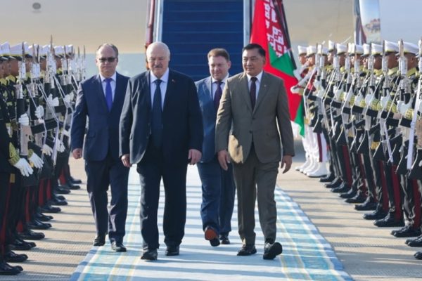 presiden-belarus-lukashenko-tiba-di-jakarta-bertemu-prabowo-besok-ido