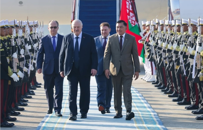 presiden-belarus-lukashenko-tiba-di-jakarta-bertemu-prabowo-besok-ido