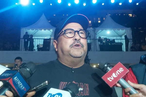 rano-karno-kaget-nobar-final-piala-dunia-2026-di-lapangan-banteng-dihadiri-hampir-14-ribu-warga-ybz