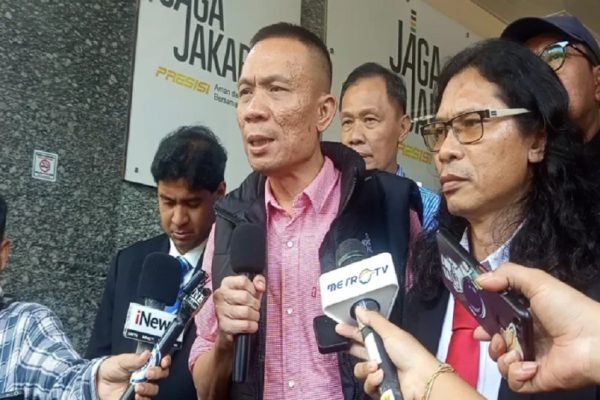rismon-jokowi-tak-ingin-hukum-roy-suryo-dan-dokter-tifa-hanya-ingin-polemik-ijazah-tuntas-yeq
