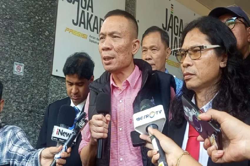 rismon-jokowi-tak-ingin-hukum-roy-suryo-dan-dokter-tifa-hanya-ingin-polemik-ijazah-tuntas-yeq