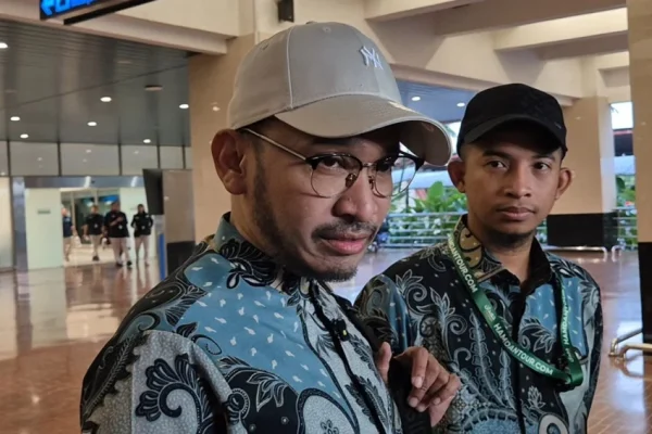 ruben-onsu-bikin-pangling-dengan-tampil-brewok-sepulang-umrah-pgd