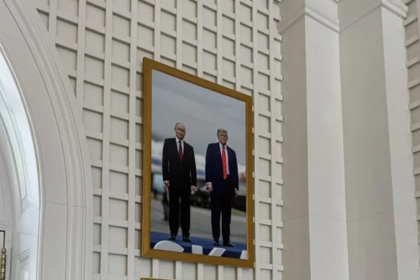 trump-telepon-putin-pada-hari-kemerdekaan-as-selama-15-jam-ini-5-topik-yang-dirundingkan-vth