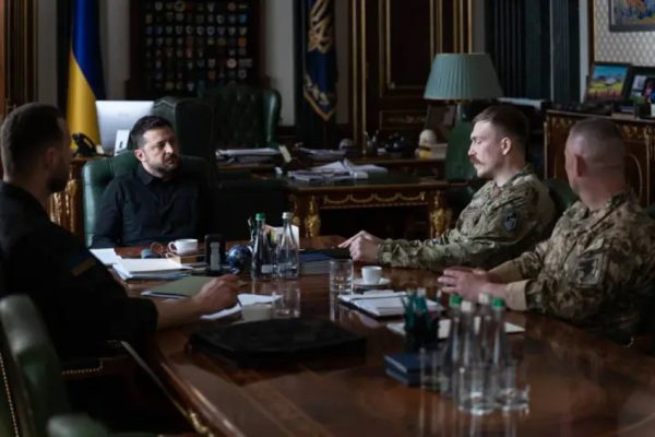 zelensky-ditekan-untuk-pecat-jenderal-tertinggi-ukraina-di-tengah-perang-melawan-rusia-bsk
