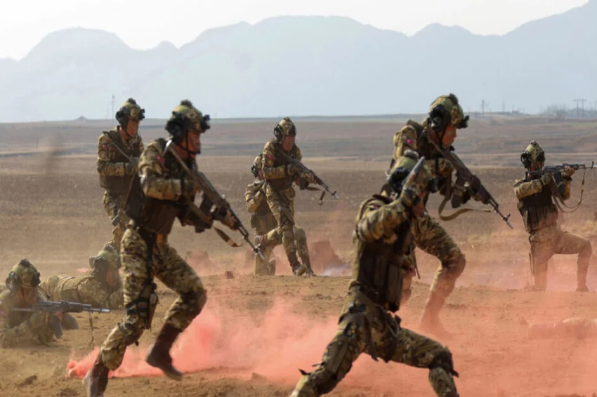 zelensky-rusia-minta-tambahan-30000-tentara-korea-utara-untuk-perang-melawan-ukraina-slb