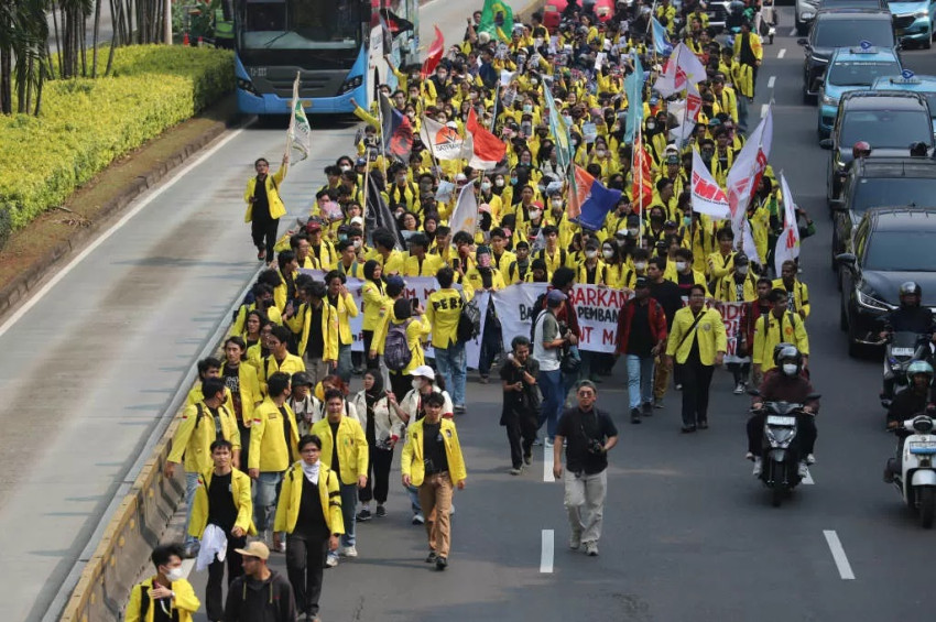 8-tuntutan-yang-disuarakan-bem-ui-pada-demonstrasi-hari-ini-aoy