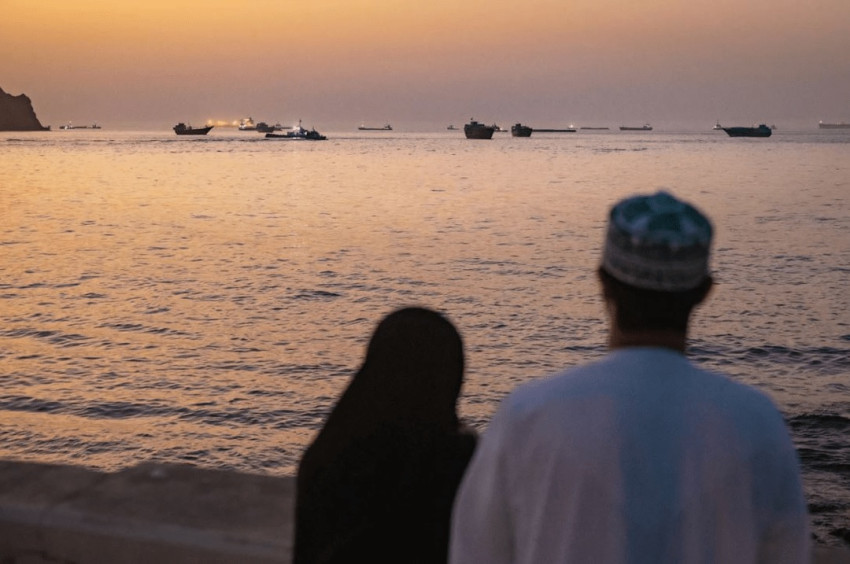 80-kapal-pilih-jalur-oman-apakah-iran-sudah-kehilangan-kendali-di-selat-hormuz-fxh