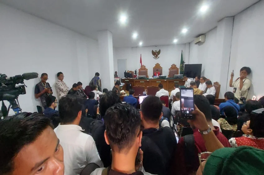 aliansi-jmku-kawal-sidang-praperadilan-febrie-adriansyah-serukan-hakim-tolak-pembelaan-koruptor-fuc