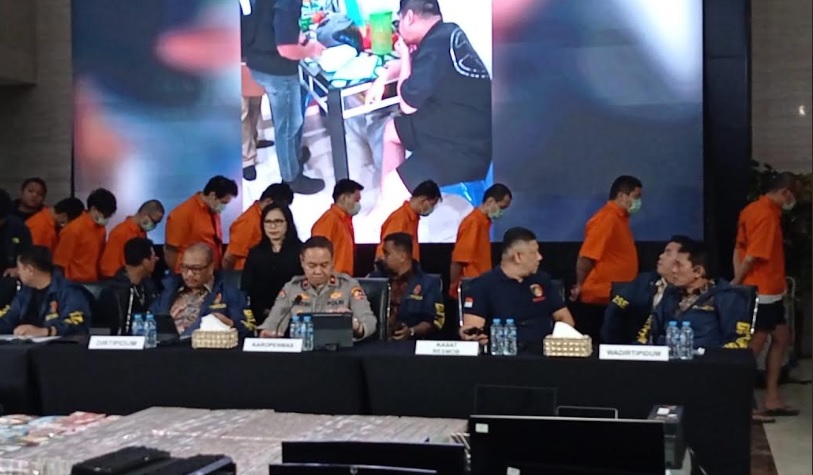 bareskrim-bongkar-jaringan-judi-online-di-tangerang-14-orang-ditangkap-orz