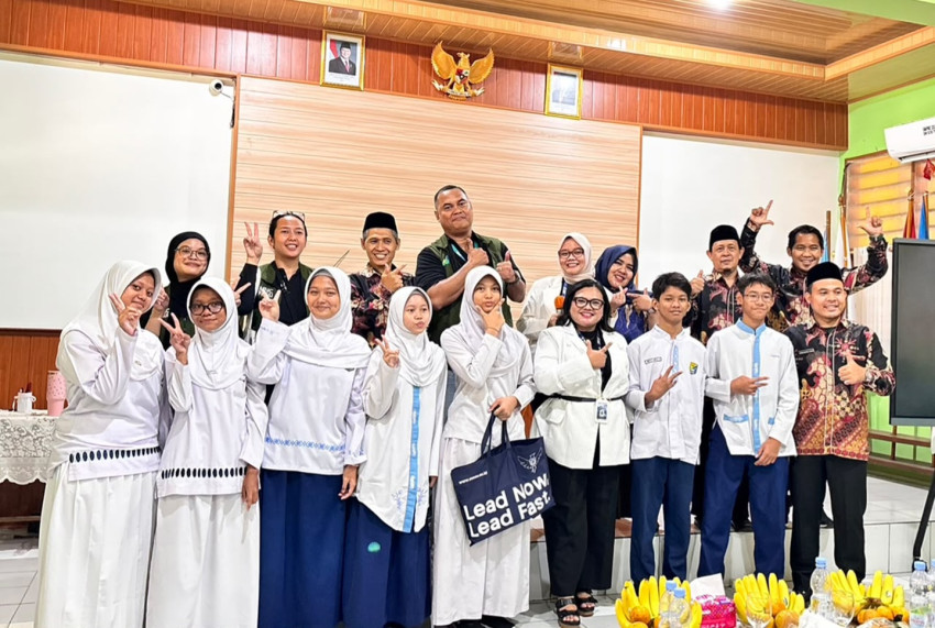 bersama-100-pelajar-dari-35-smp-di-jakarta-pusat-mnc-peduli-dan-mgmp-peringati-hut-ke81-ri-melalui-pelatihan-kepemimpinan-ebb