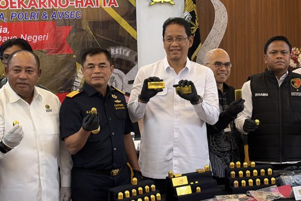 buru-penyelundup-purbaya-tambah-anggaran-operasional-bea-cukai-rp1-miliar-zzq