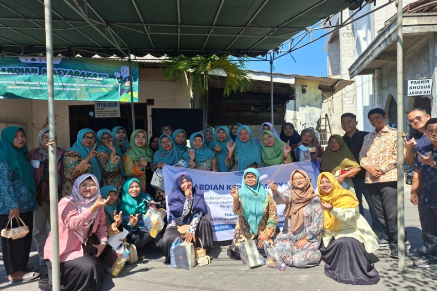 cegah-resistensi-antibiotik-dosen-unusa-edukasi-dan-skrining-urin-warga-beu
